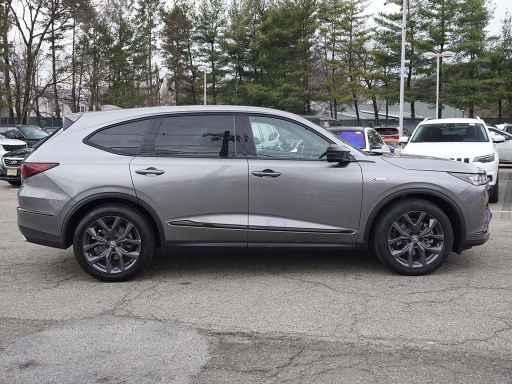 Used 2023 Acura MDX A-Spec image 17