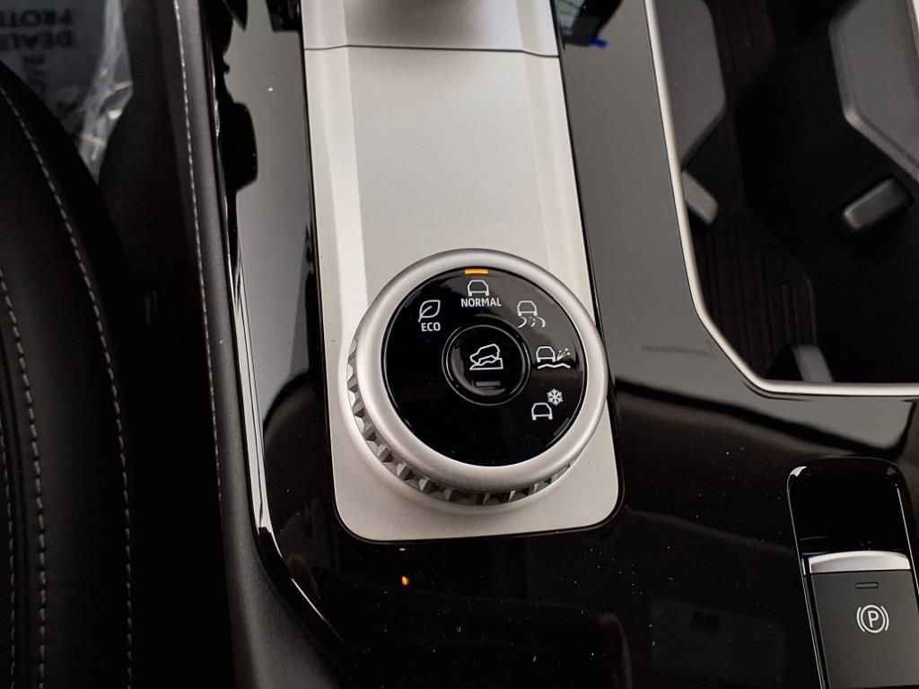 Used 2025 Mitsubishi Outlander SE image 23