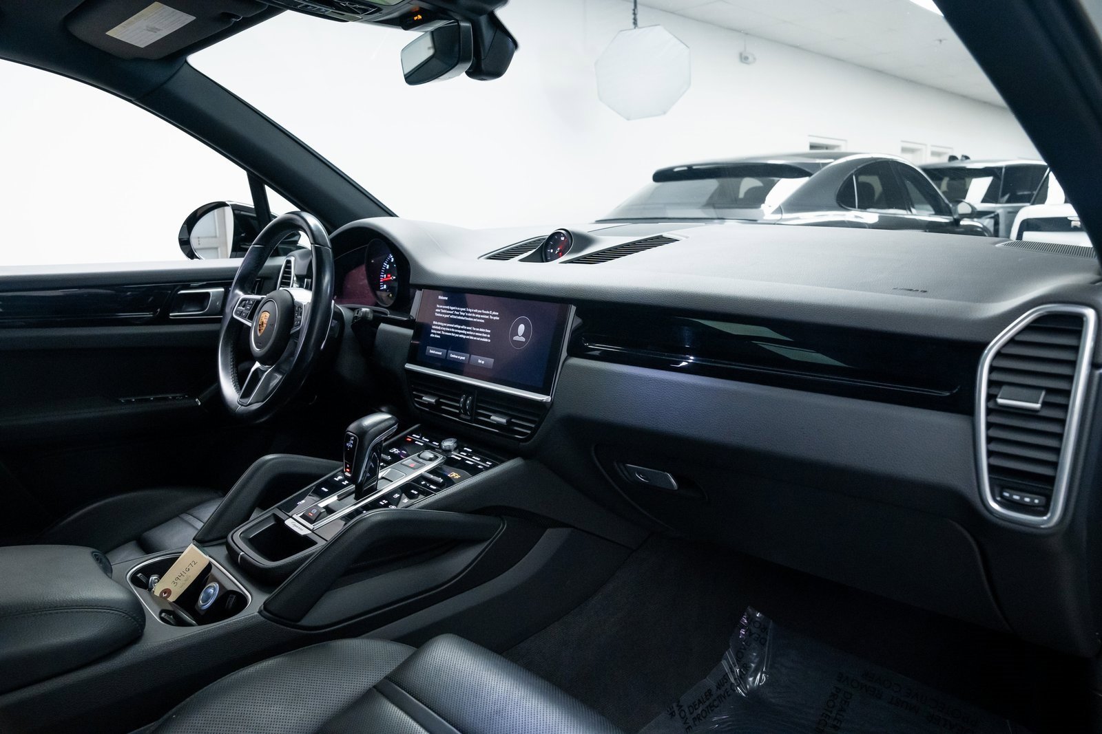 Used 2022 Porsche Cayenne Base w/ Premium Package image 26