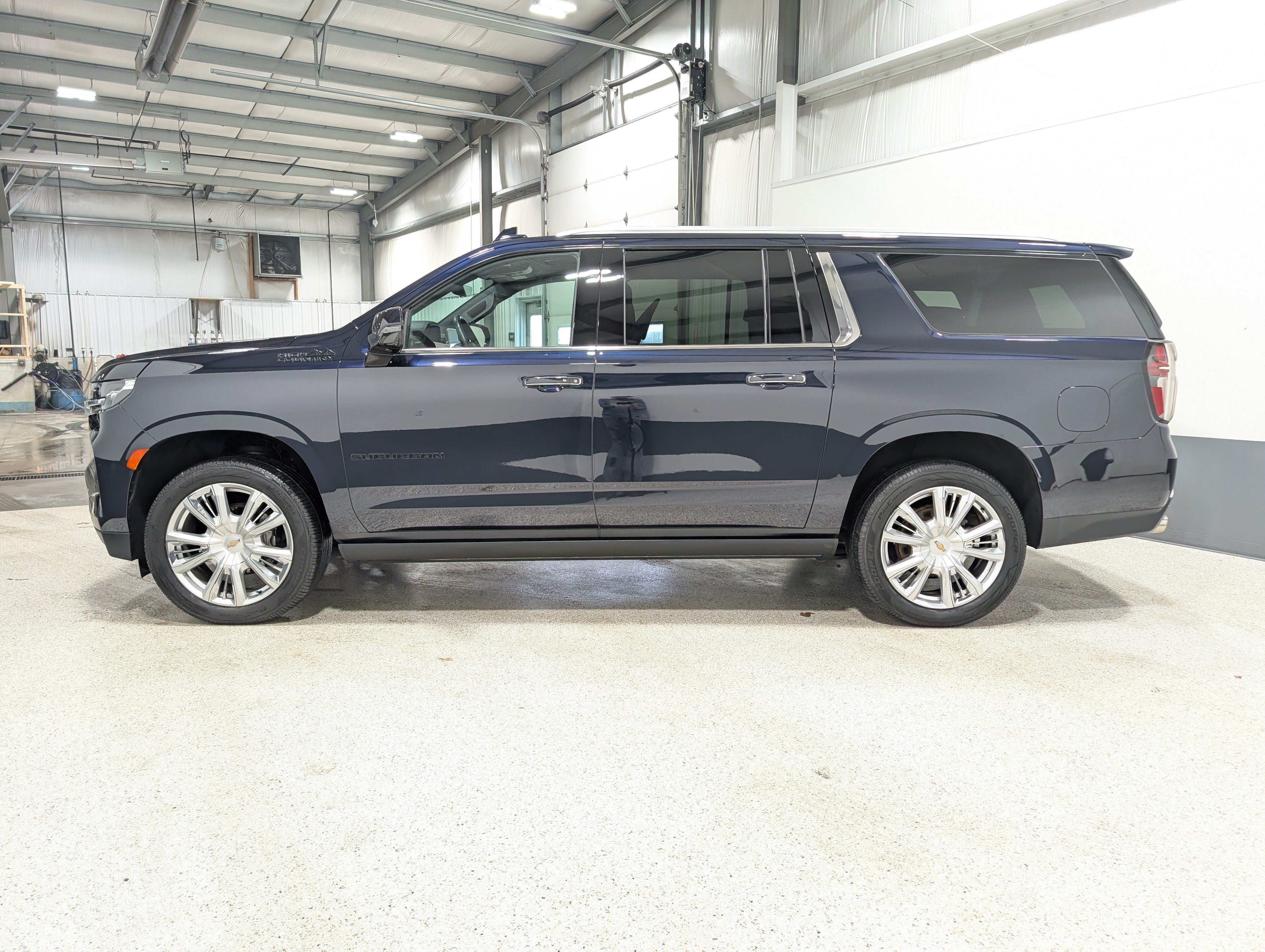 Used 2021 Chevrolet Suburban High Country AWD/4WD image 6