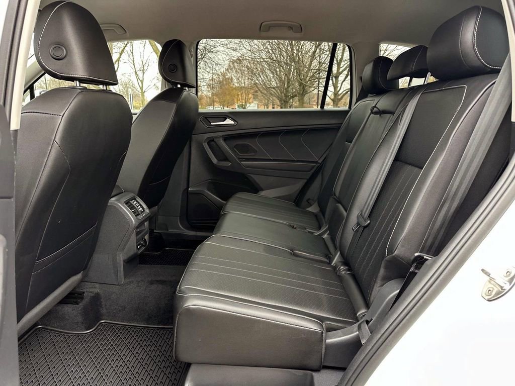 Used 2022 Volkswagen Tiguan SE image 28