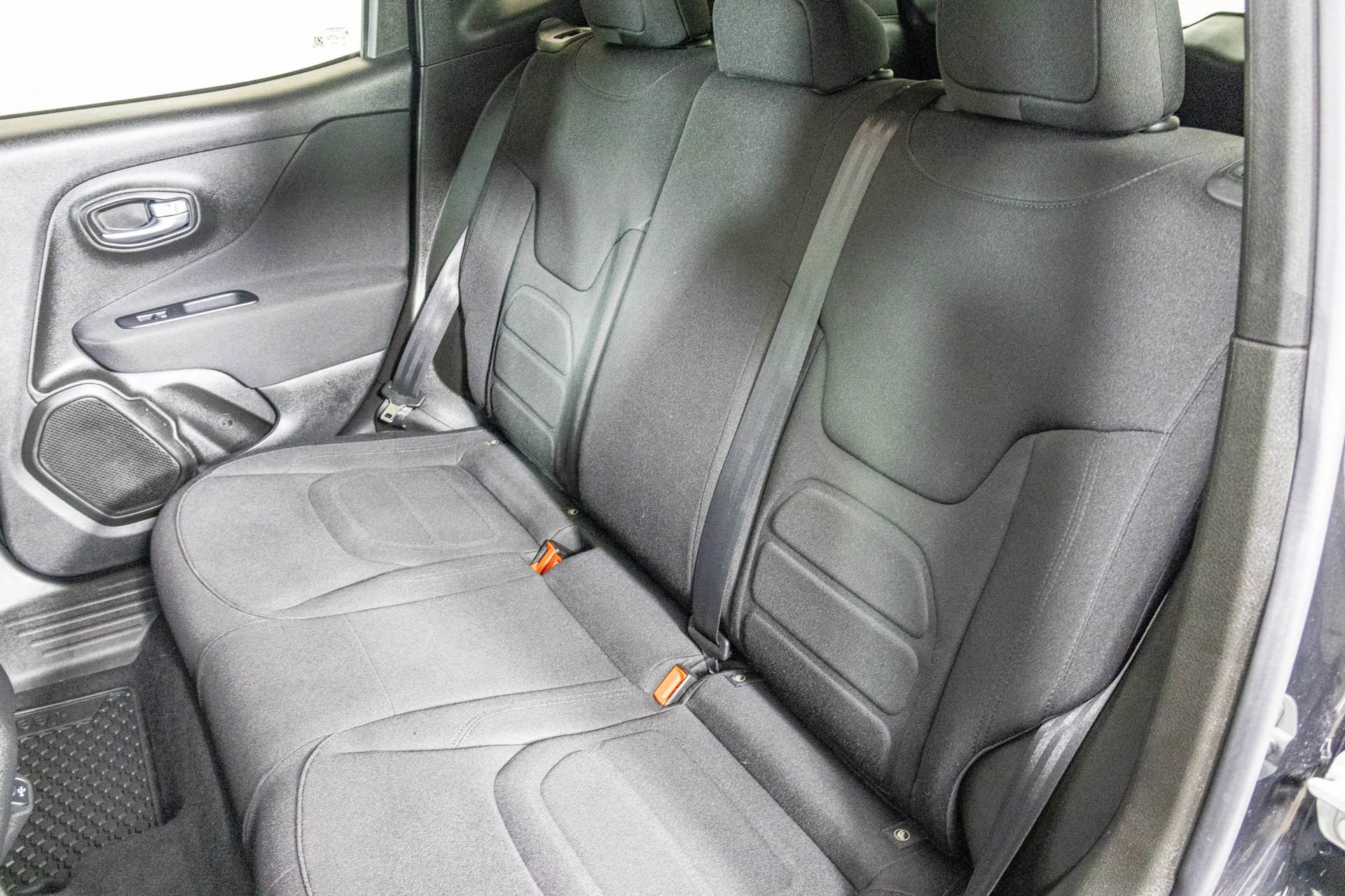 Used 2019 Jeep Renegade Latitude w/ Cold Weather Group image 38