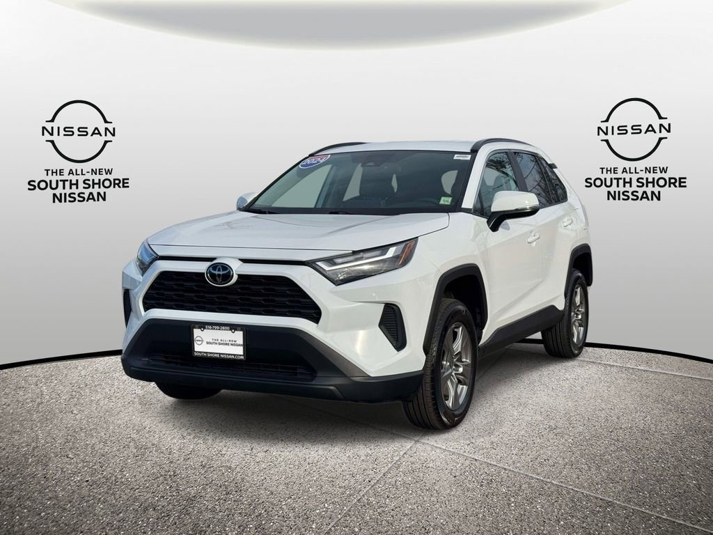 Used 2024 Toyota RAV4 XLE image 4