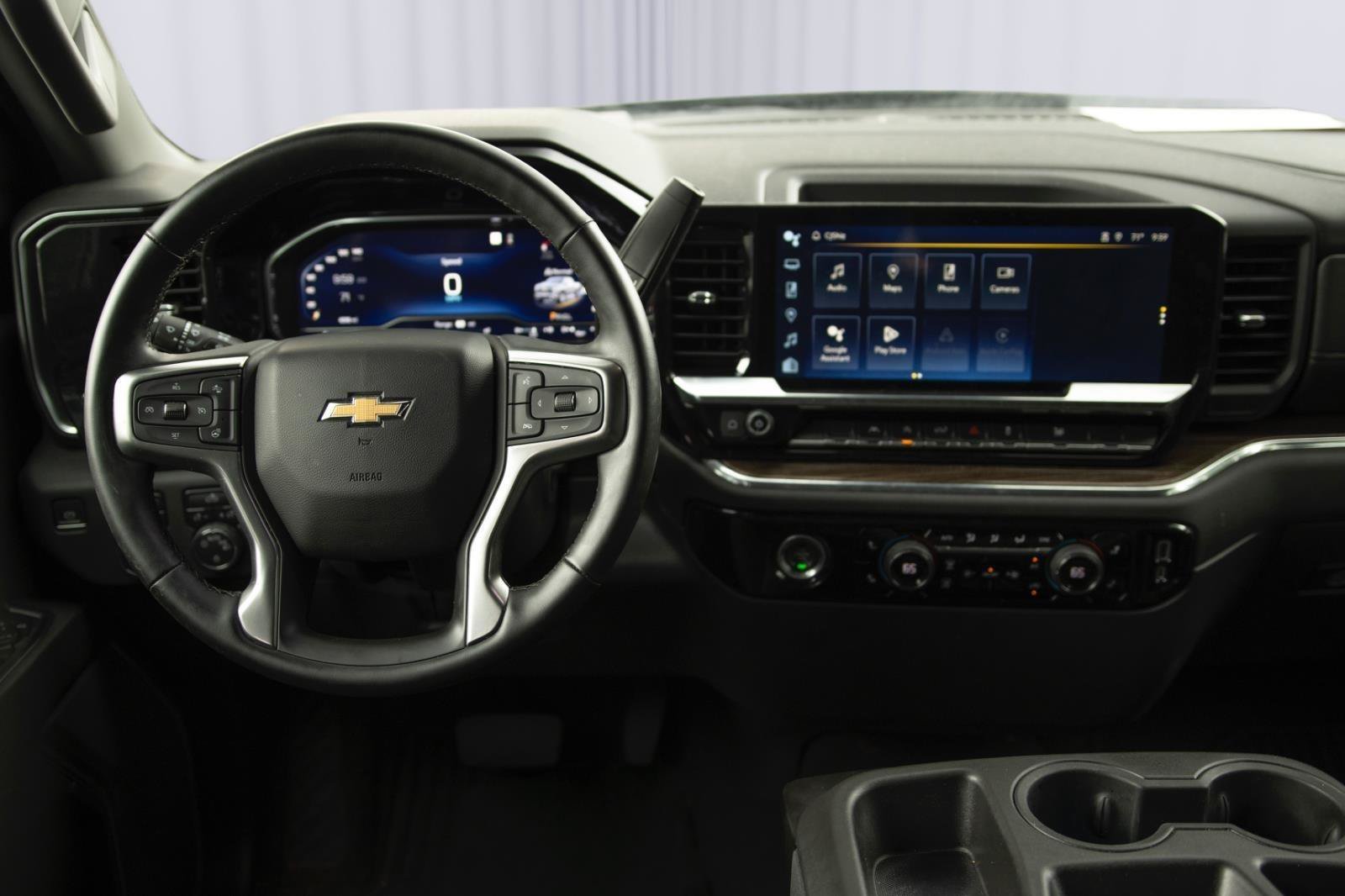 Used 2023 Chevrolet Silverado 1500 LT AWD/4WD image 3