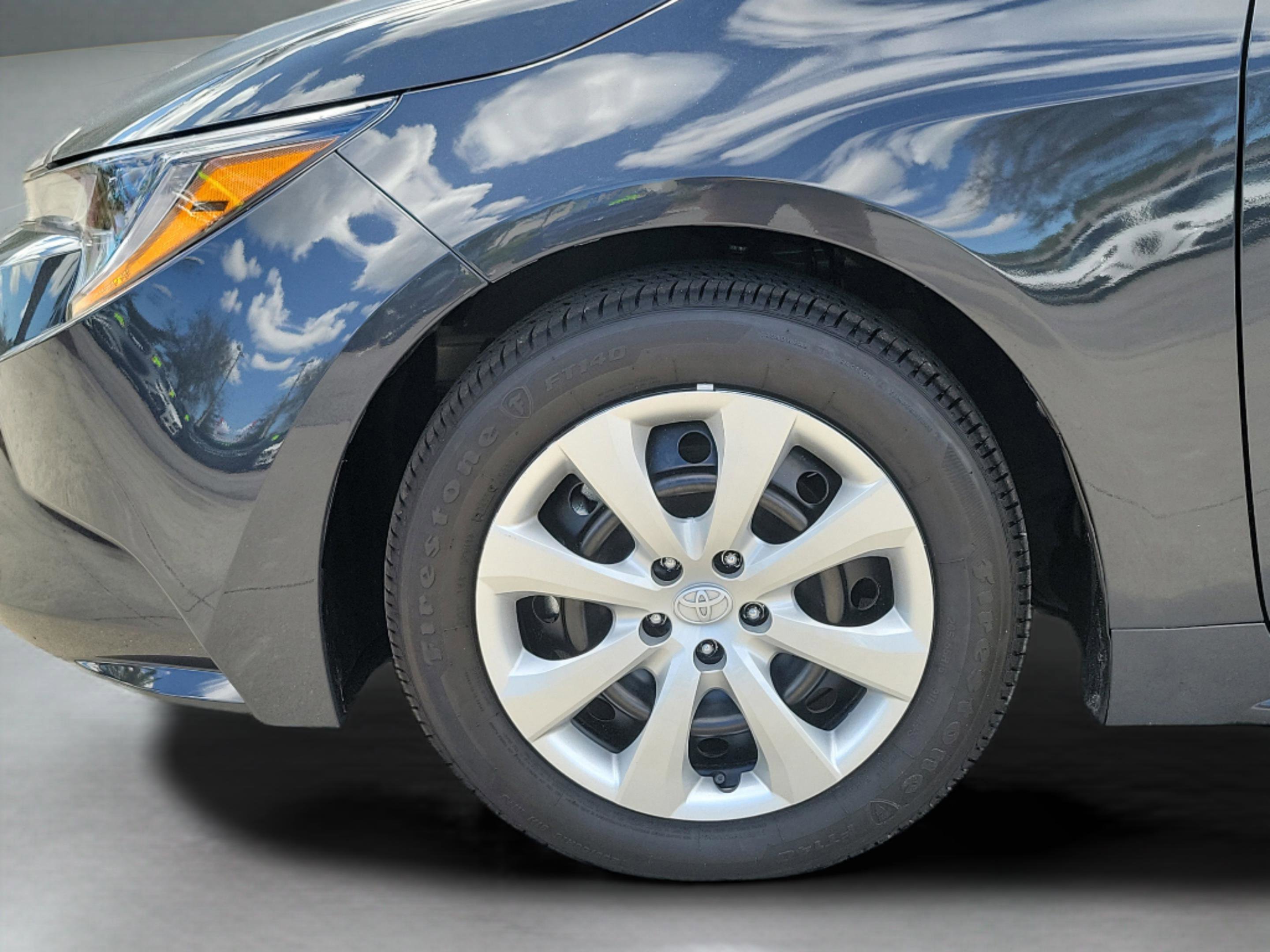 Used 2025 Toyota Corolla LE w/ Convenience Package image 30