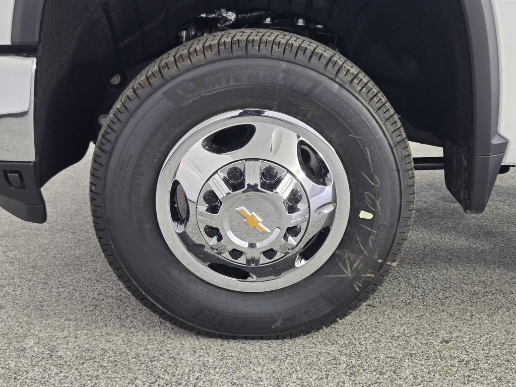 New 2026 Chevrolet Silverado 3500 LT w/ Texas Edition image 13