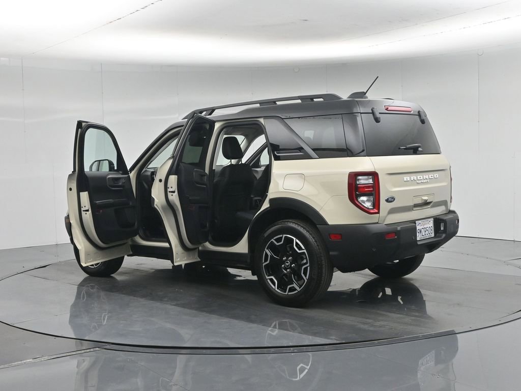 Certified 2025 Ford Bronco Sport Outer Banks w/ Outer Banks Tech Package+ AWD/4WD image 36