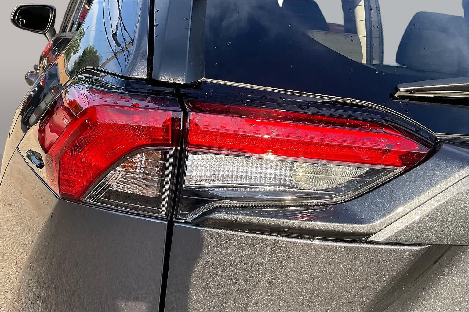 Used 2025 Toyota RAV4 XLE FWD image 28