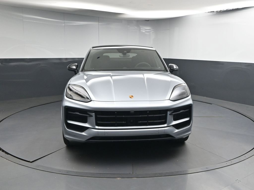 Certified 2025 Porsche Cayenne GTS AWD/4WD image 28