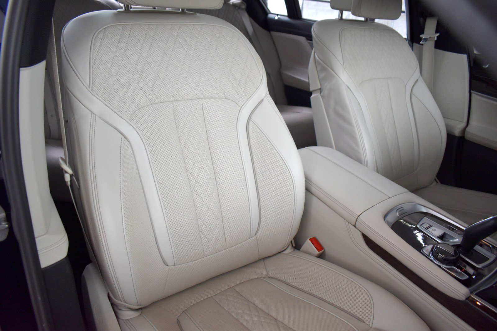 Used 2022 BMW 750i xDrive w/ Luxury Rear Seating Package AWD/4WD image 38
