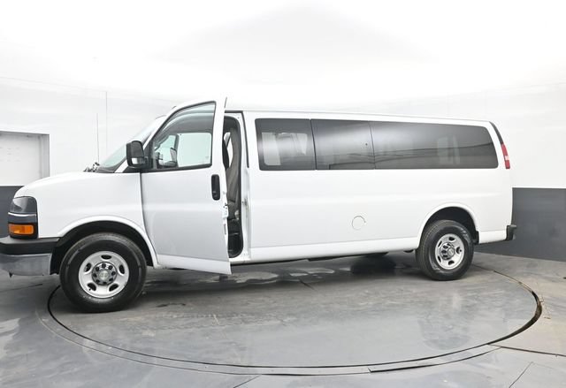 Used 2016 Chevrolet Express 3500 LT w/ LT Preferred Equipment Group RWD image 50