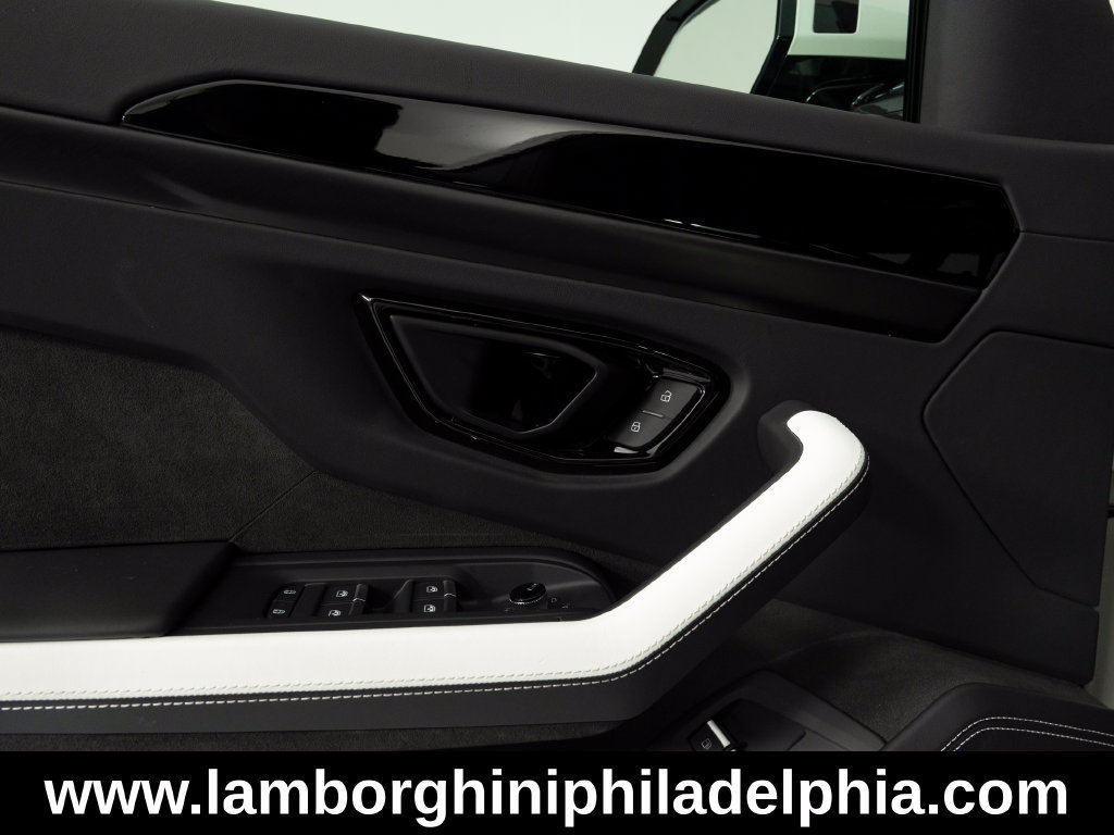 Used 2025 Lamborghini Urus SE AWD/4WD image 15