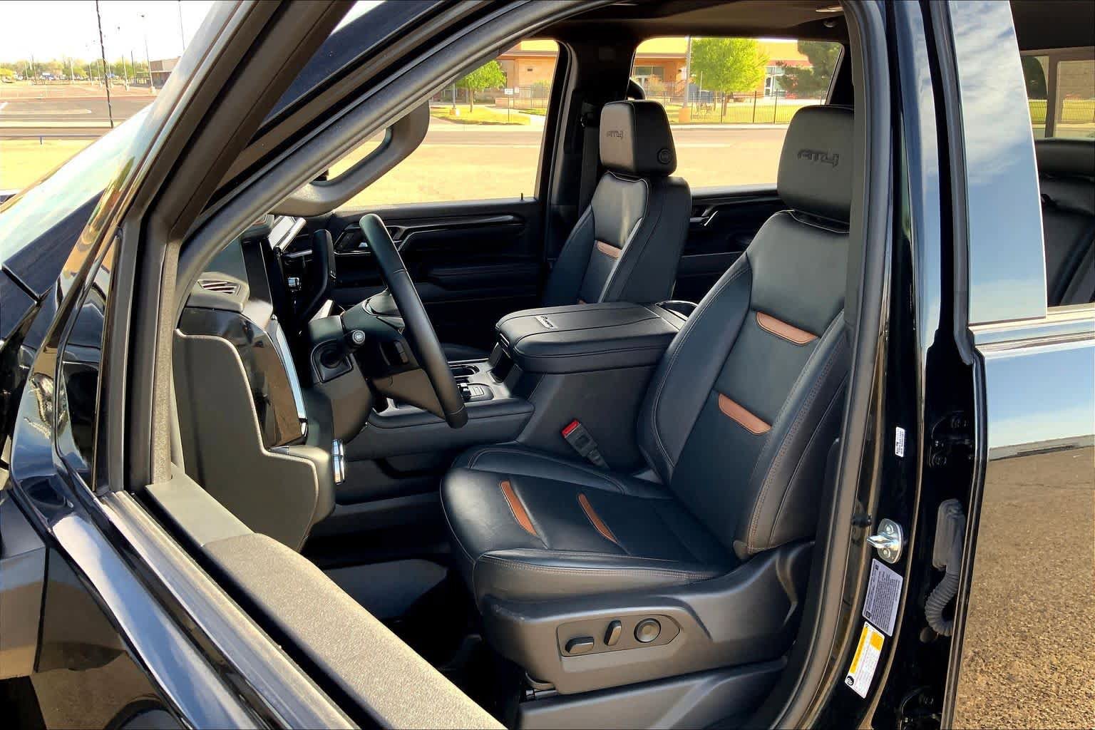 Used 2025 GMC Sierra 2500 AT4 w/ AT4 Premium Plus Package image 8