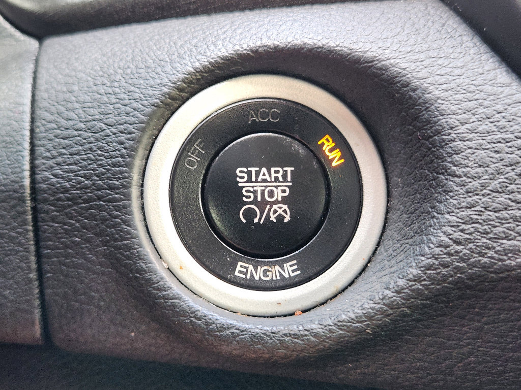 Used 2016 Chrysler 200 Limited image 23