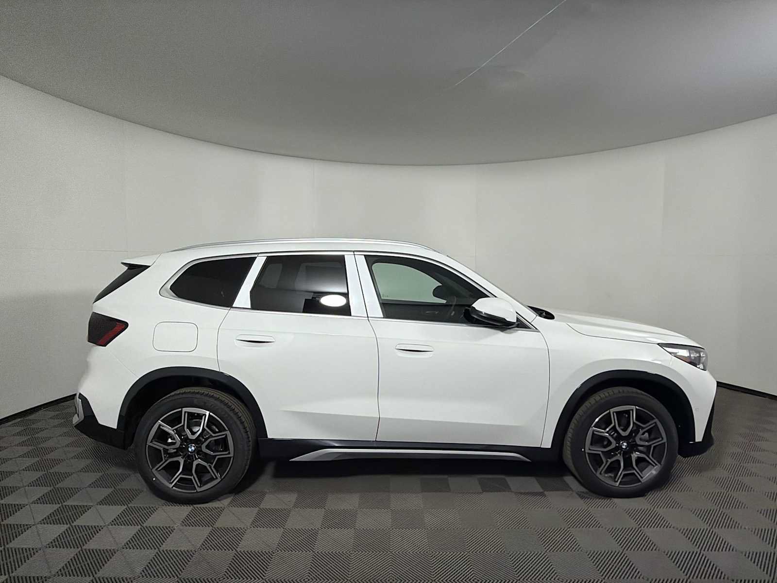 New 2026 BMW X1 xDrive28i w/ Convenience Package AWD/4WD image 8