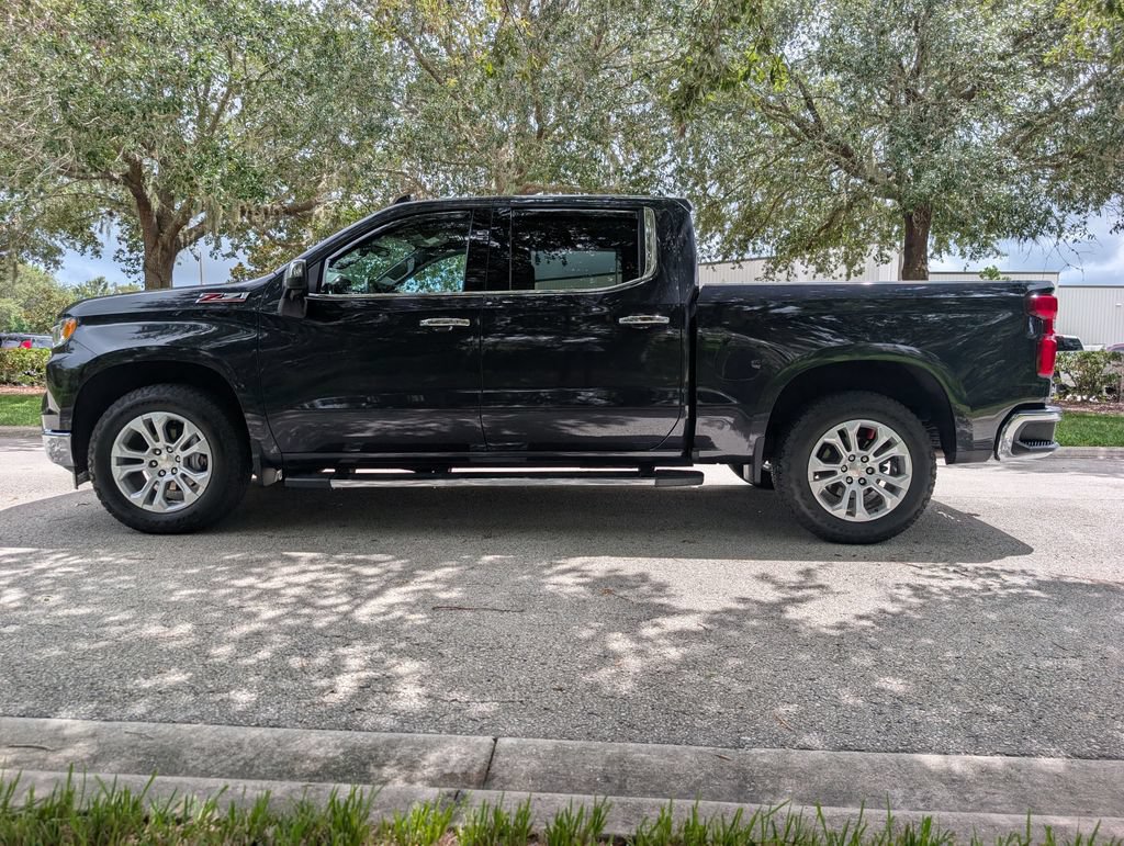 Used 2022 Chevrolet Silverado 1500 LTZ w/ Technology Package AWD/4WD image 5