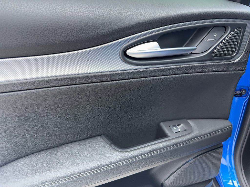 New 2025 Alfa Romeo Stelvio Sprint w/ Convenience Package image 37
