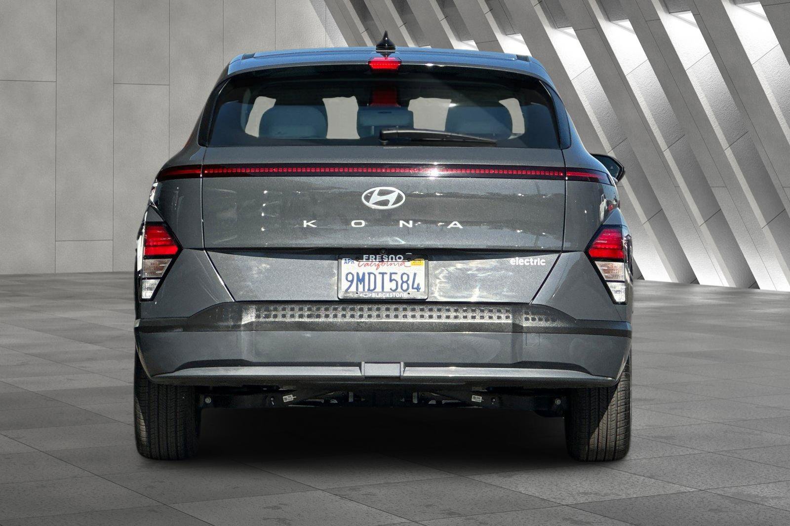 Used 2024 Hyundai Kona SE image 5