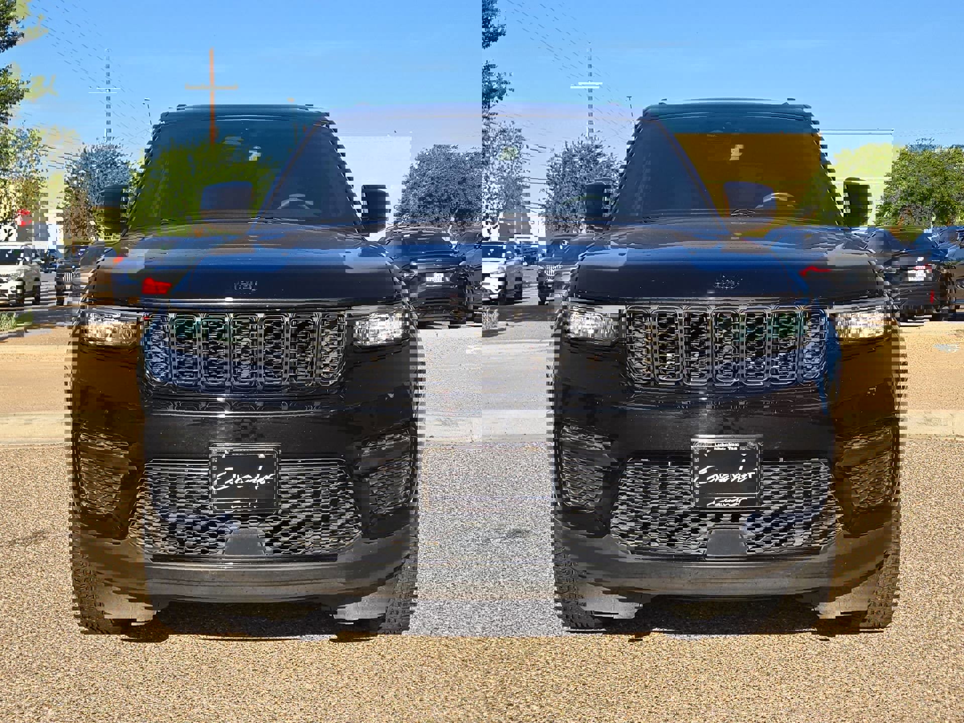 Used 2023 Jeep Grand Cherokee Altitude AWD/4WD image 10