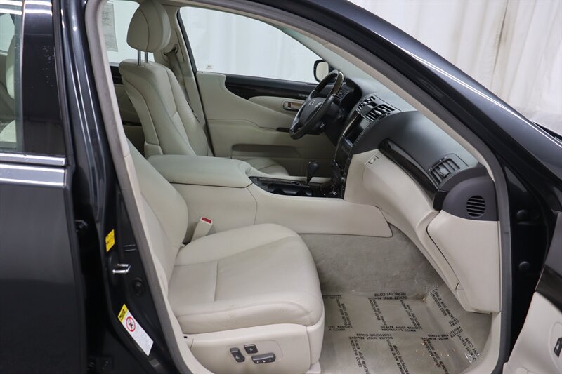 Used 2008 Lexus LS 460 RWD image 23
