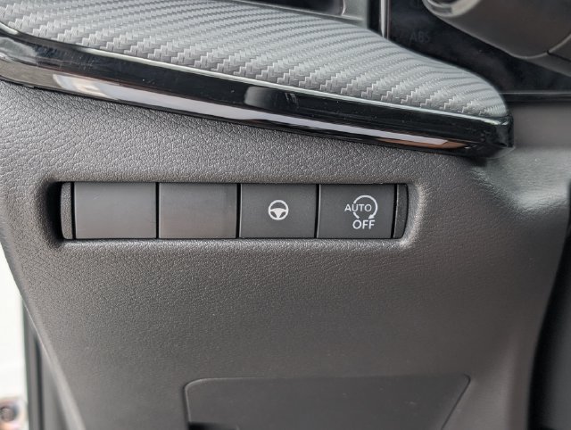 Used 2025 Nissan Kicks SR w/ Illumination Package FWD image 20