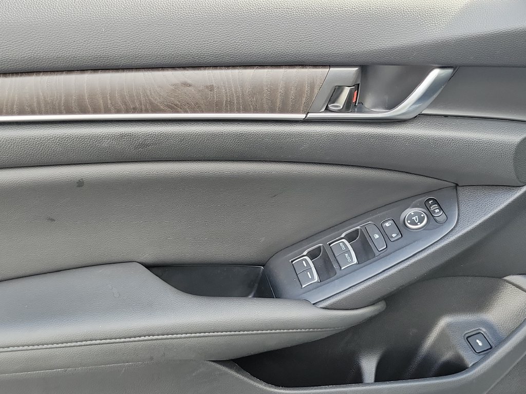 Used 2019 Honda Accord EX image 21