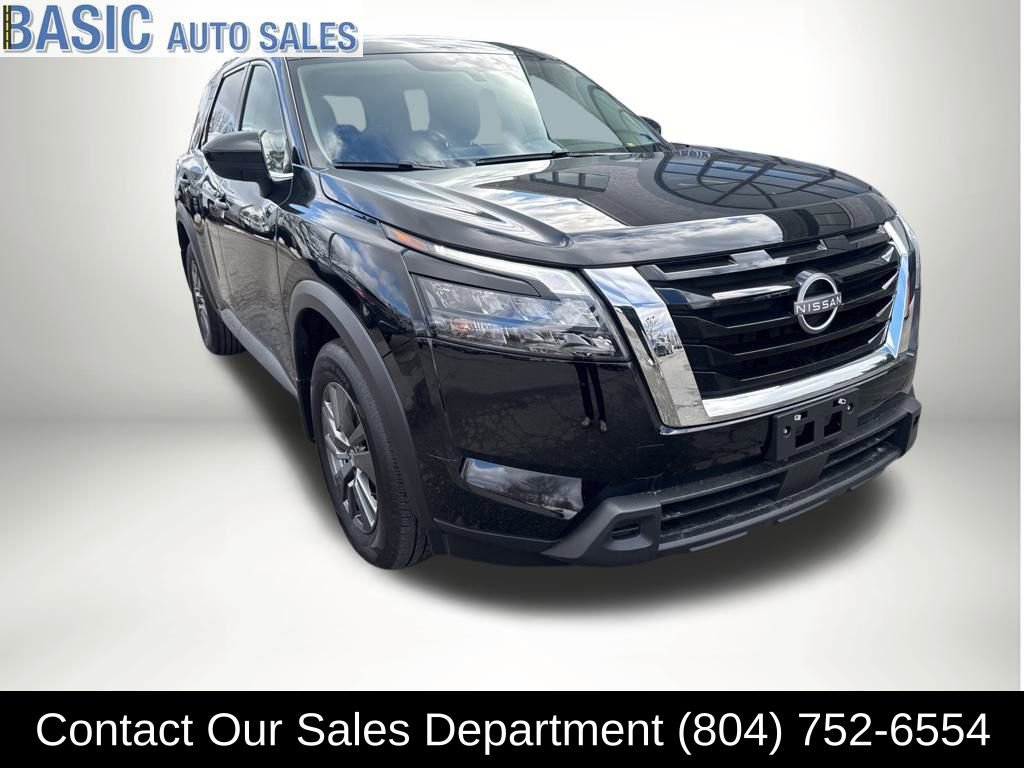 Used 2025 Nissan Pathfinder S image 5