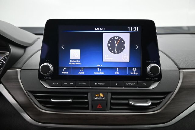 Used 2025 Nissan Altima 2.5 SV FWD image 32