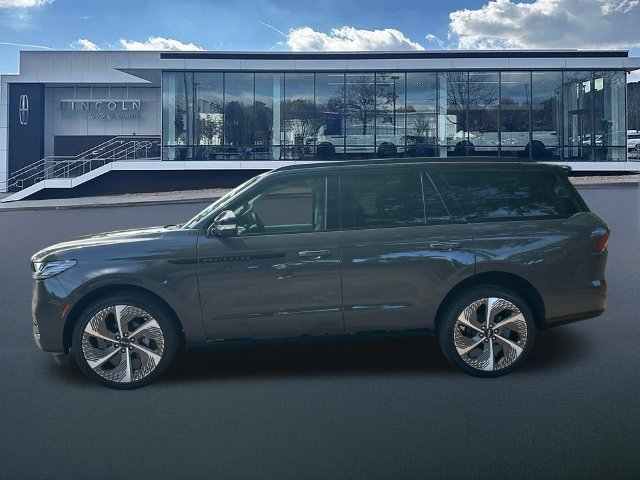 New 2026 Lincoln Navigator Black Label w/ Black Label Special Edition AWD/4WD image 4