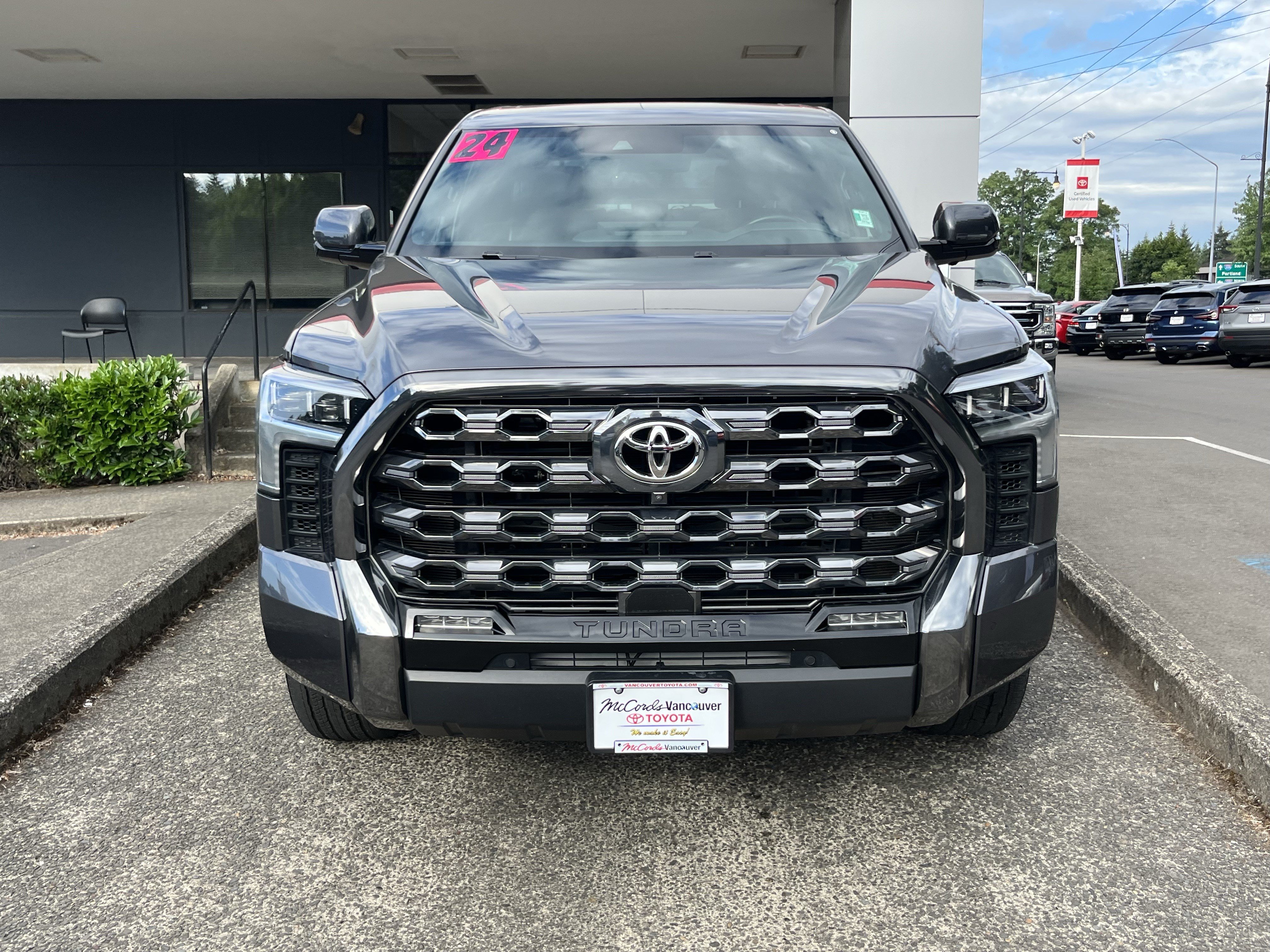 Used 2024 Toyota Tundra Platinum AWD/4WD image 2