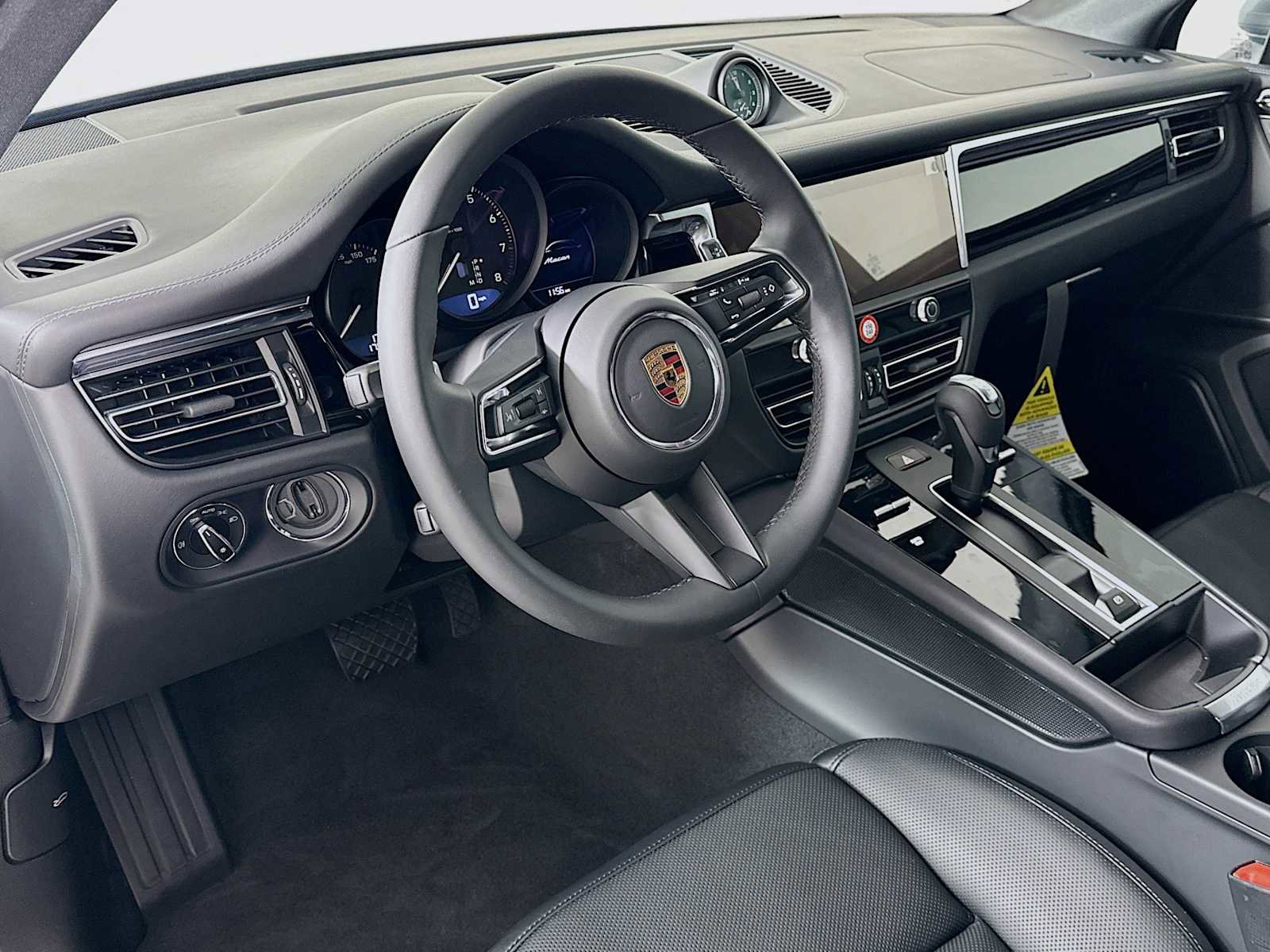 New 2026 Porsche Macan AWD/4WD image 4