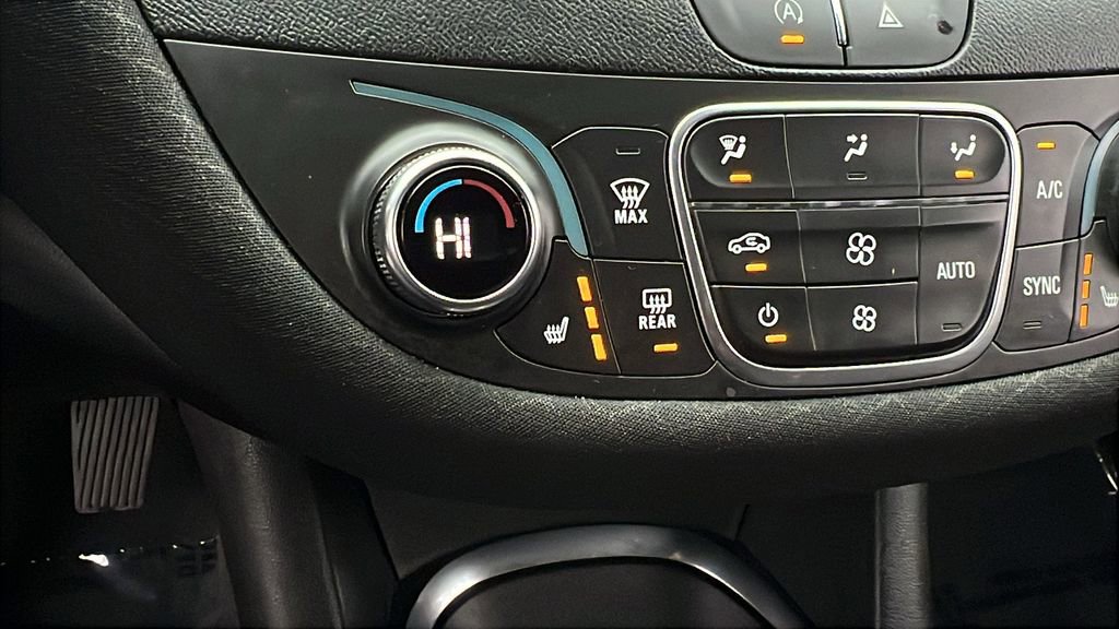 Used 2023 Chevrolet Malibu LT image 28