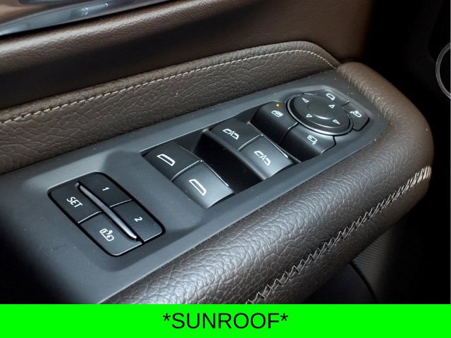 Used 2023 GMC Yukon Denali w/ Denali Reserve Package RWD image 20