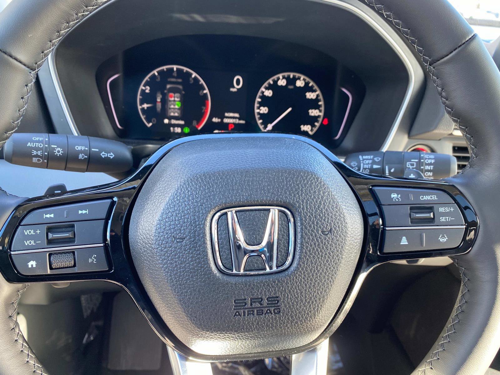 New 2025 Honda Pilot Touring image 14