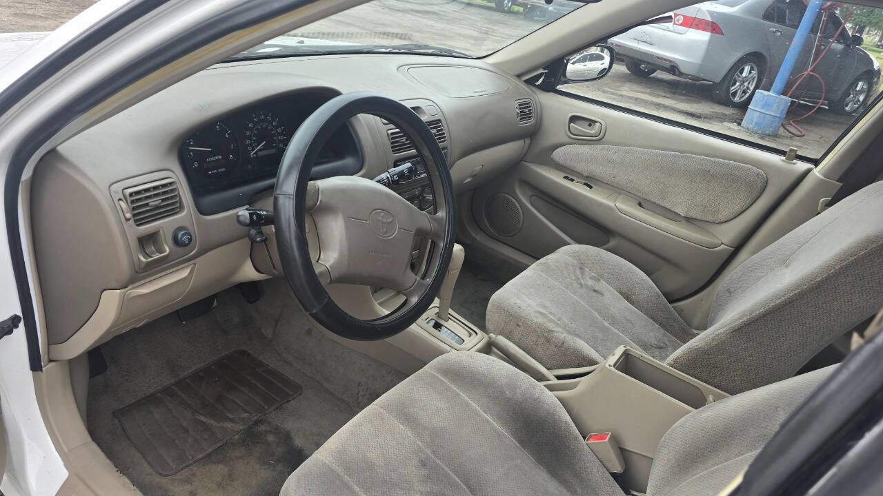 Used 2001 Toyota Corolla LE FWD image 7