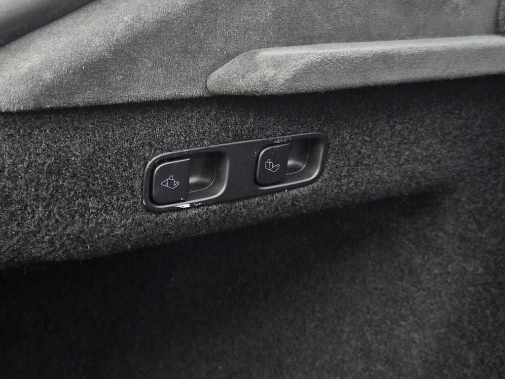 Used 2022 Tesla Model S image 33