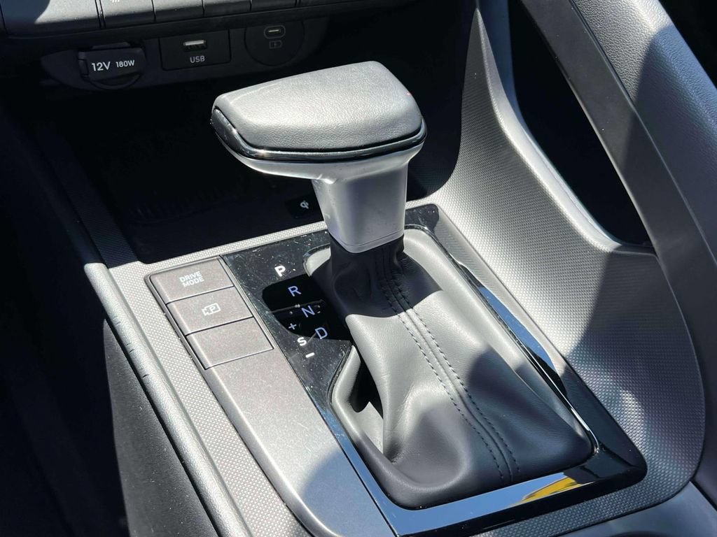 Used 2025 Hyundai Elantra Sport FWD image 29