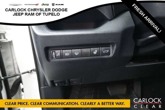 Used 2019 Toyota RAV4 XLE Premium w/ Cold Weather Package FWD image 18