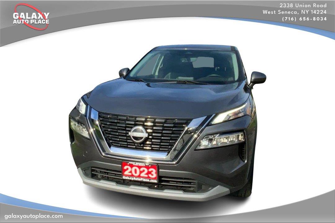 Used 2023 Nissan Rogue SV AWD/4WD image 2