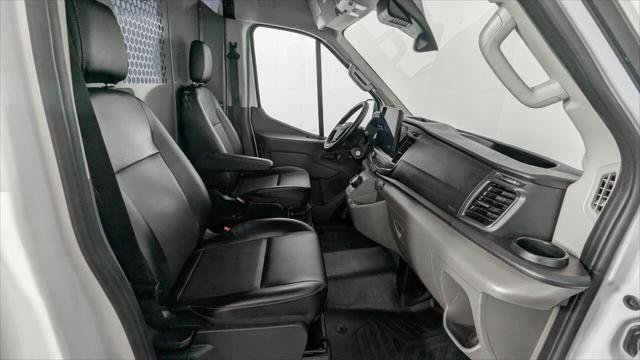 Used 2023 Ford E-Transit Medium Roof RWD image 19