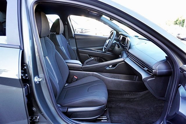 Certified 2026 Hyundai Elantra Sport FWD image 11