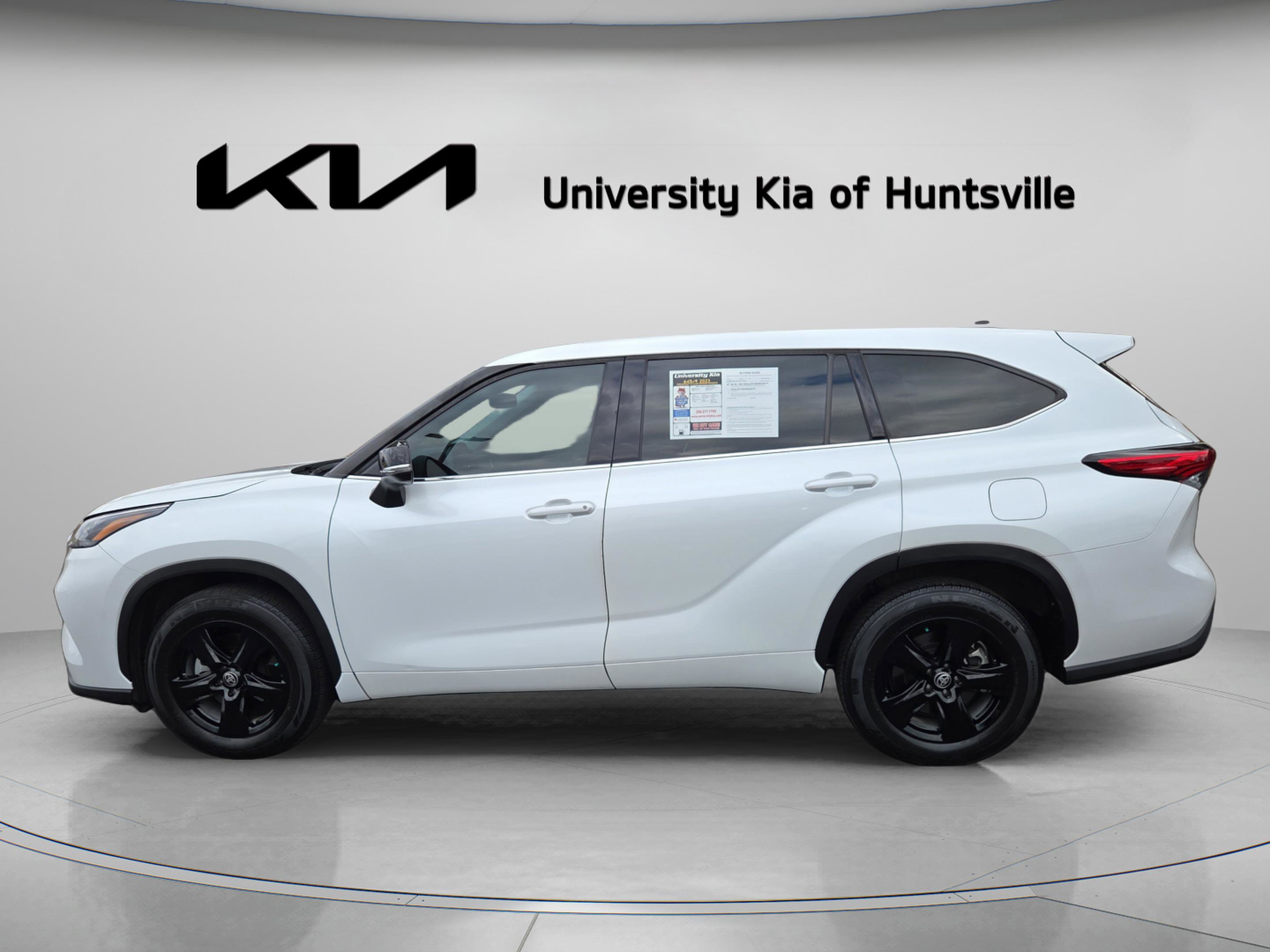 Used 2022 Toyota Highlander L image 5