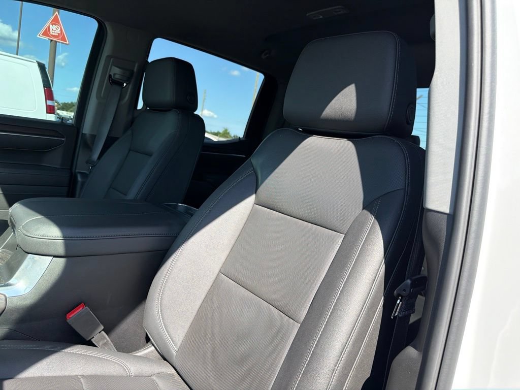 Used 2026 GMC Sierra 1500 SLT AWD/4WD image 19