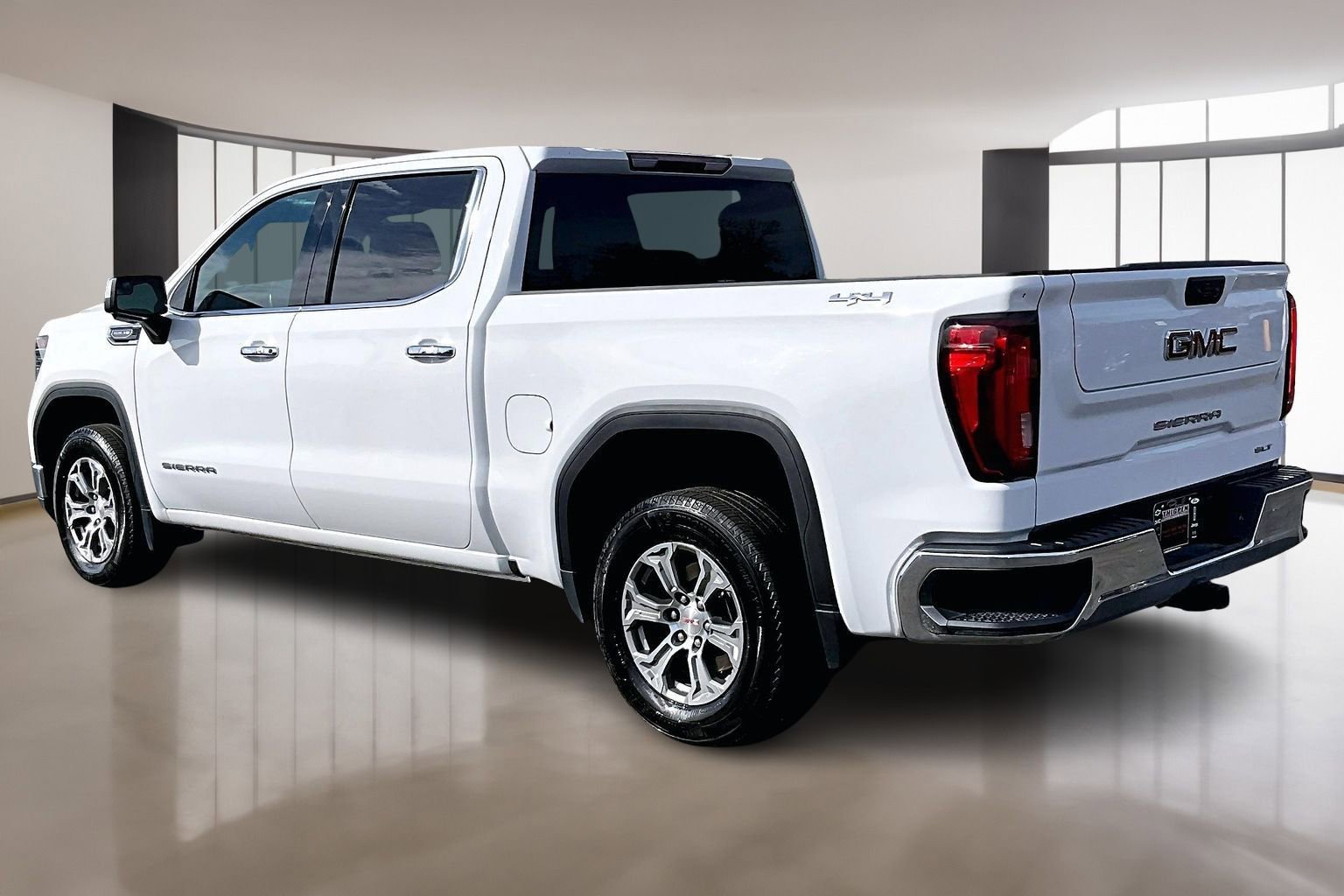 Used 2025 GMC Sierra 1500 SLT image 4