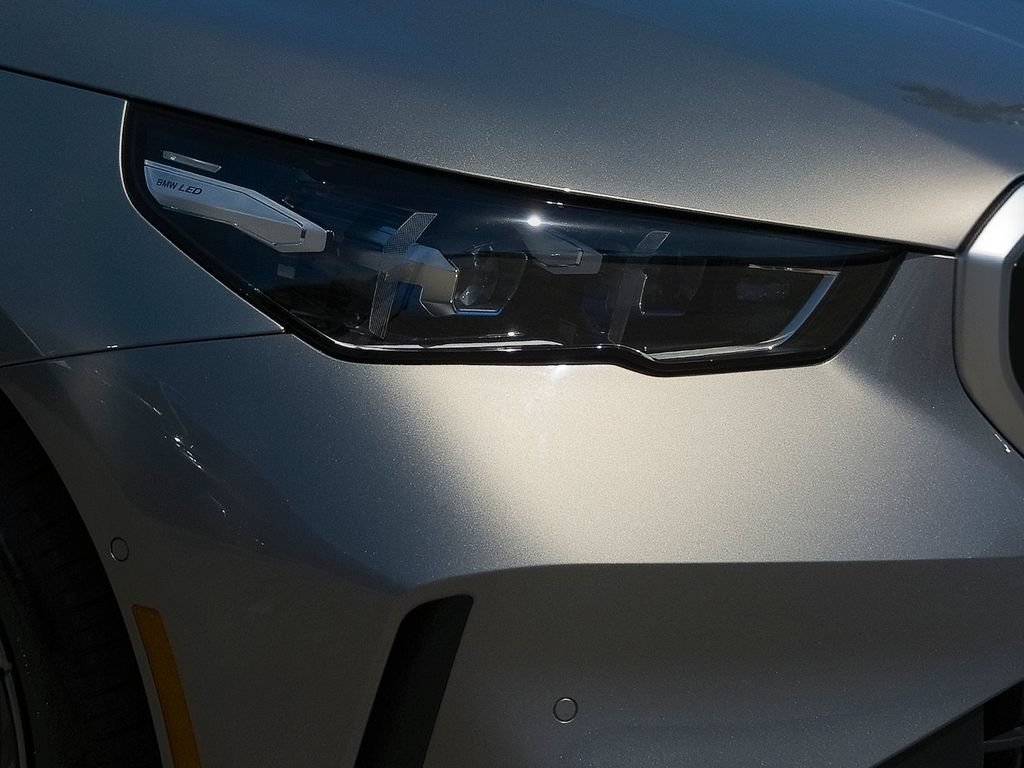 Used 2026 BMW i5 eDrive40 w/ Premium Package RWD image 7