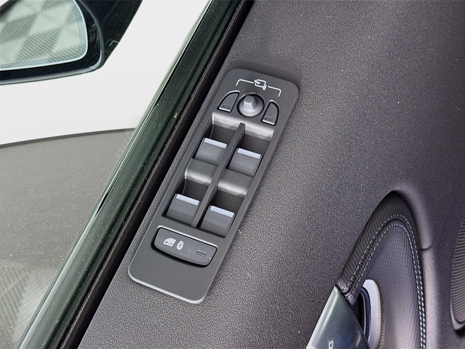 New 2026 Land Rover Discovery Sport Landmark AWD/4WD image 20