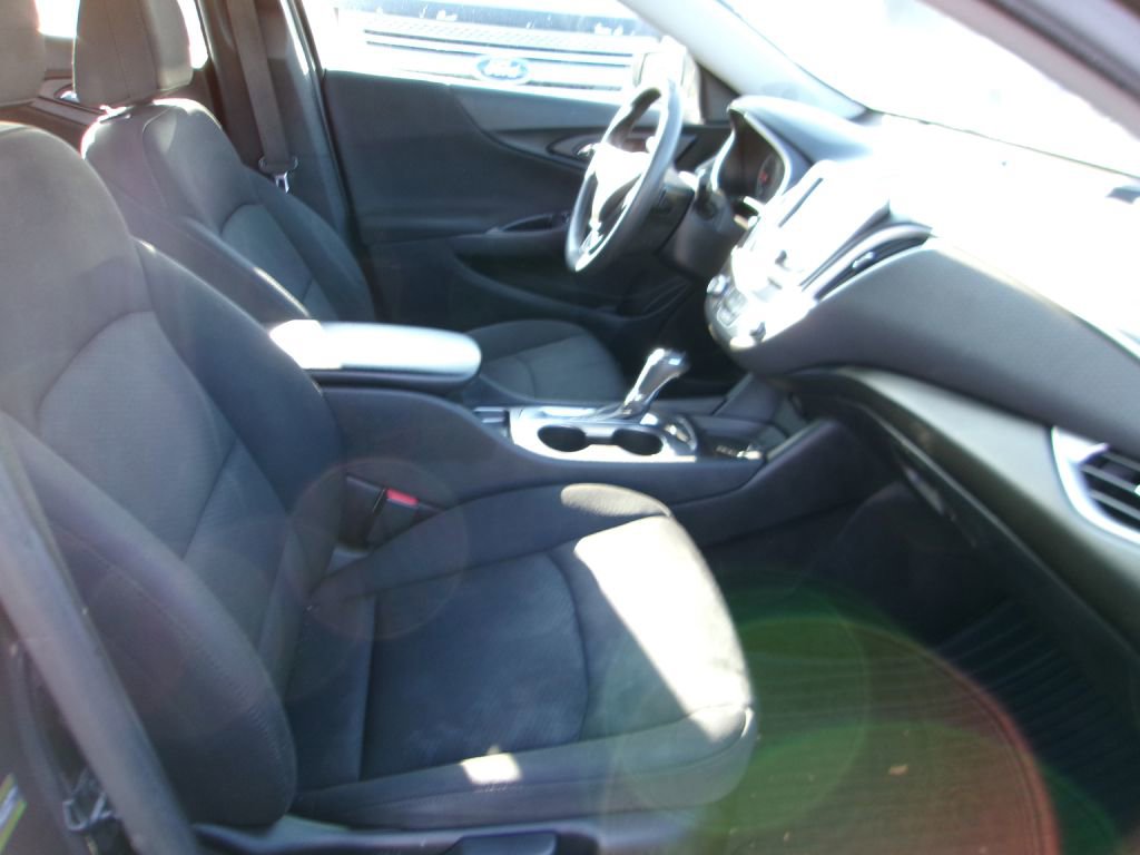 Used 2018 Chevrolet Malibu LS w/ LPO, Convenience Package 2 image 16