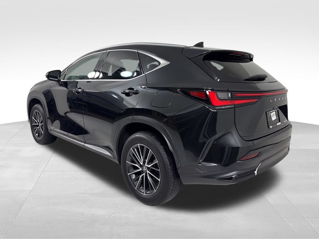 Used 2024 Lexus NX 250 FWD image 3