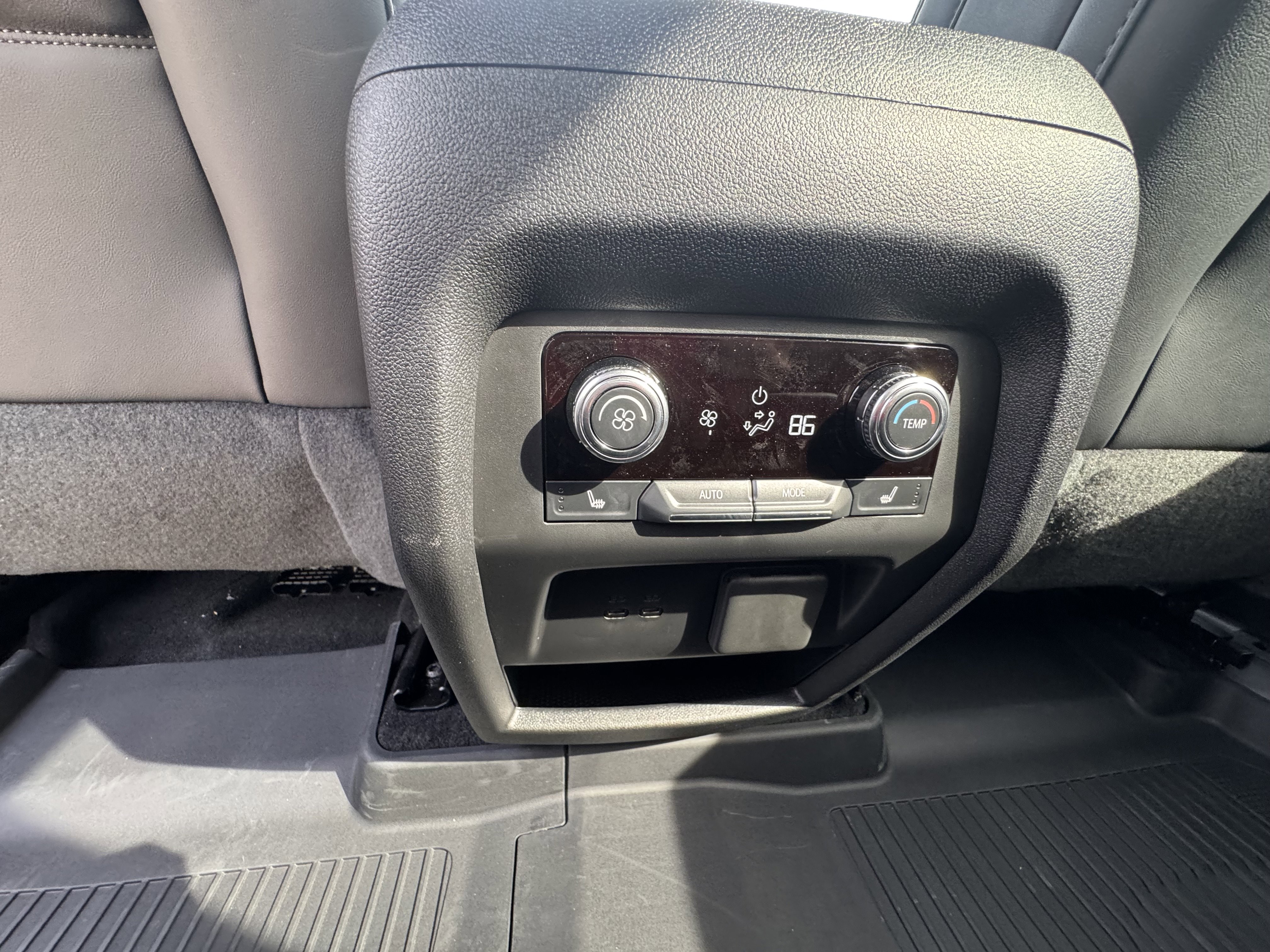 Used 2025 GMC Acadia Denali image 10