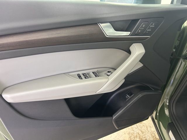 Used 2022 Audi Q5 2.0T Premium w/ Convenience Package image 19
